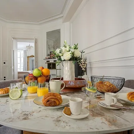 3-bedroom Luxurious Family Flat - Vendome- With Ac *