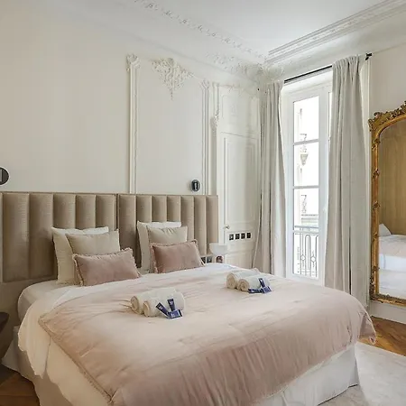 3-bedroom Luxurious Family Flat - Vendome- With Ac Apartman *