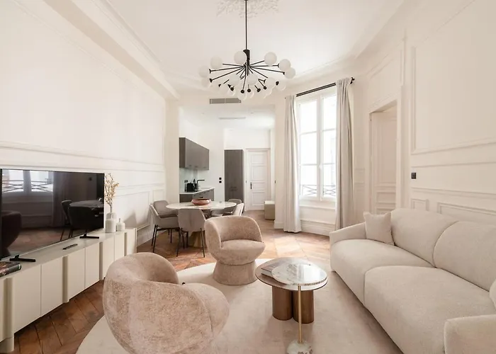 3-bedroom Luxurious Family Flat - Vendome- With Ac 아파트