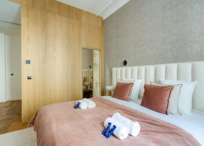 아파트 3-bedroom Luxurious Family Flat - Vendome- With Ac