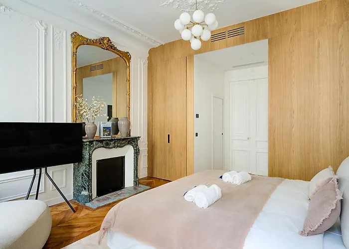 3-bedroom Luxurious Family Flat - Vendome- With Ac *