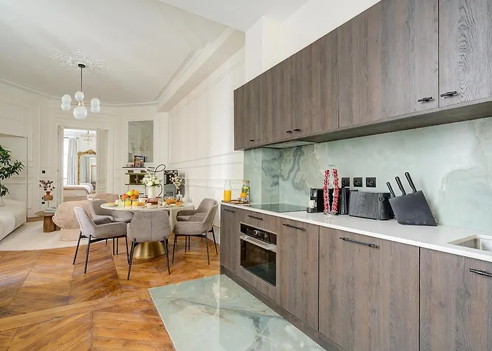 3-bedroom Luxurious Family Flat - Vendome- With Ac 아파트